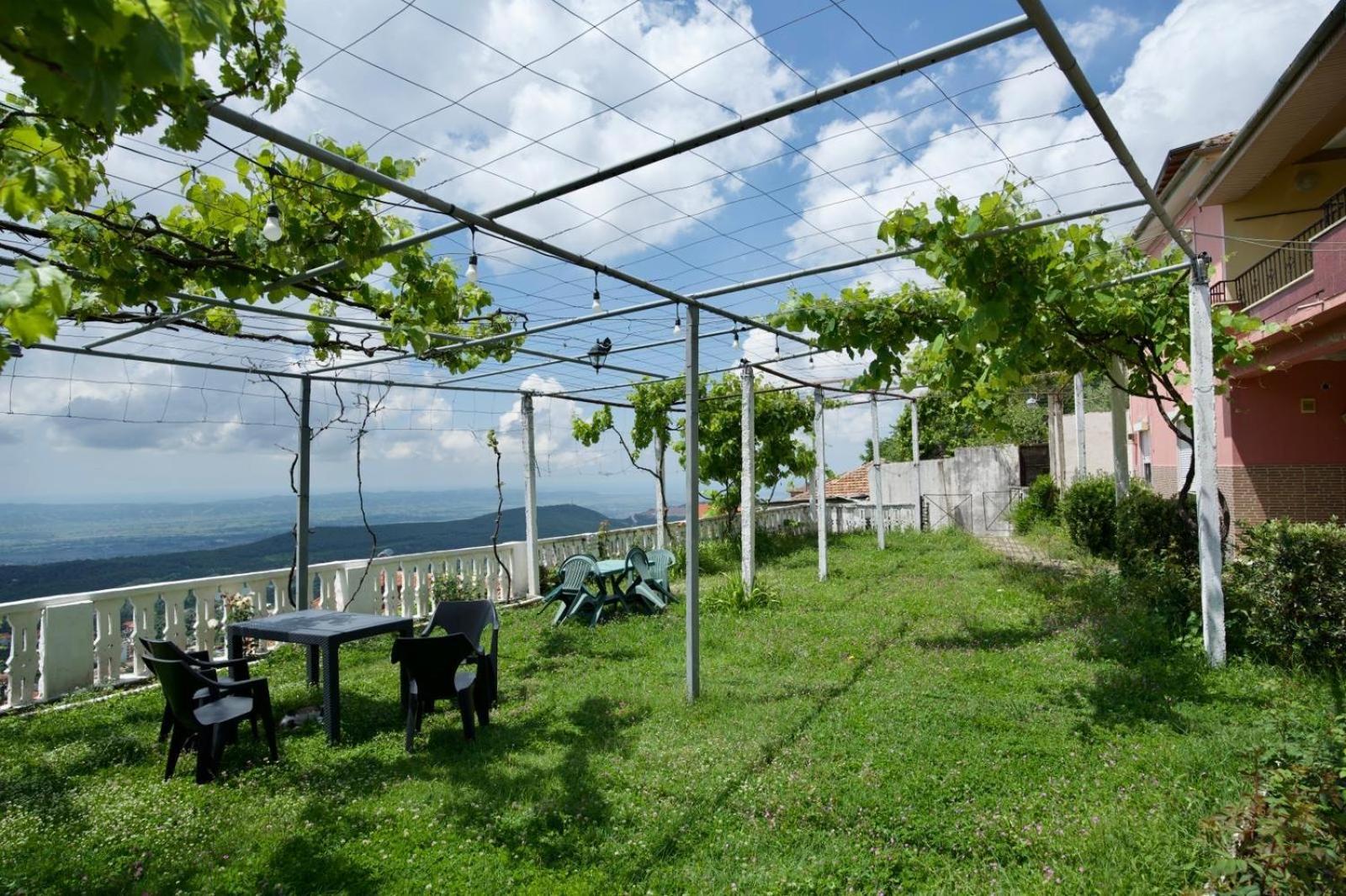 Garden Villa Guni Krujë المظهر الخارجي الصورة