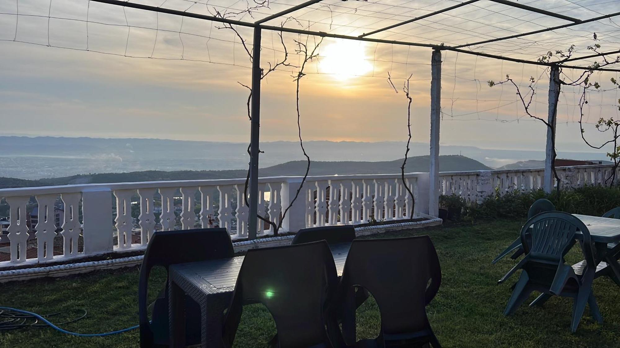 Garden Villa Guni Krujë المظهر الخارجي الصورة